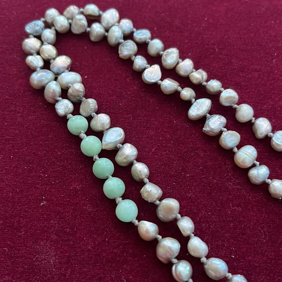 Gorgeous light green stone and silver beaded heart chakra “Happiness” necklace. - Picture 5 of 7